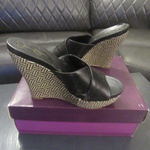 JESSICA SIMPSON- Black/Cream Platform Straw Wedge Sandals- Size 9